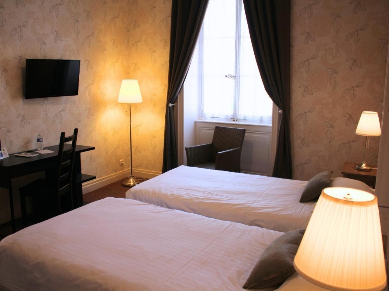Grand Hotel De Bourbon-Lancy - Spa Et Restaurant - Logis Luaran gambar