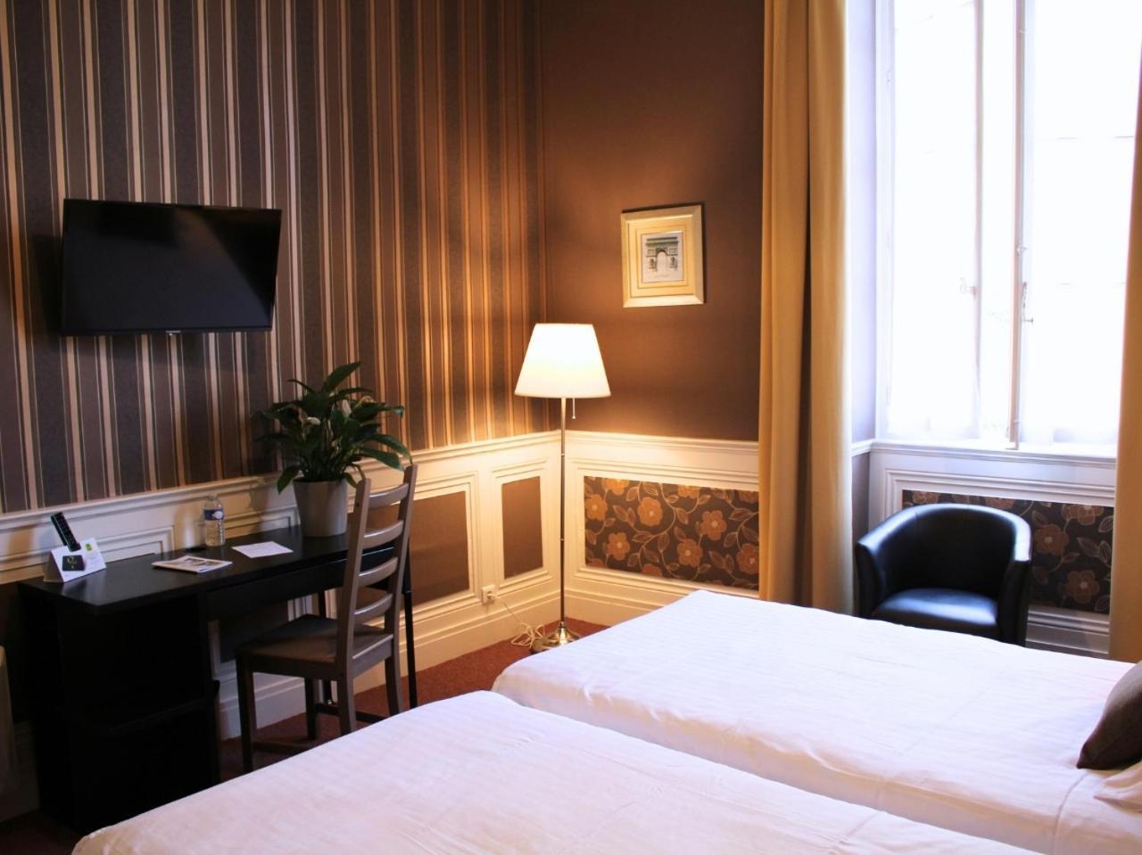 Grand Hotel De Bourbon-Lancy - Spa Et Restaurant - Logis Luaran gambar